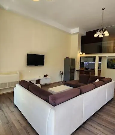 Debis' Downtown Sanctuary Daire *